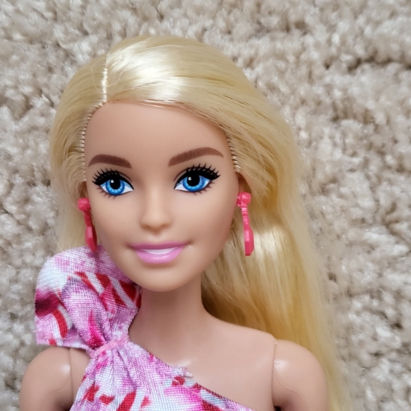 Holiday Barbie Doll - Picture 6 of 10